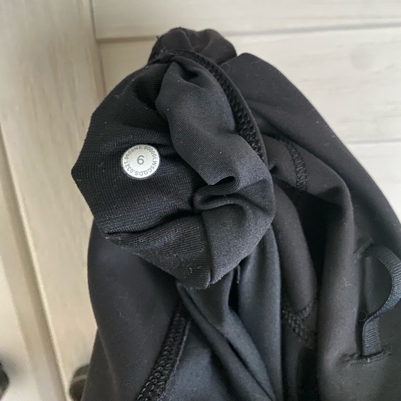 Orangetheory Lululemon Wunder Train 28” — size 6 , tags off - Picture 3 of 4